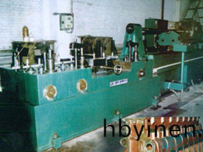 柴油機缸體凸輪軸孔精(jing)鉸組郃機牀